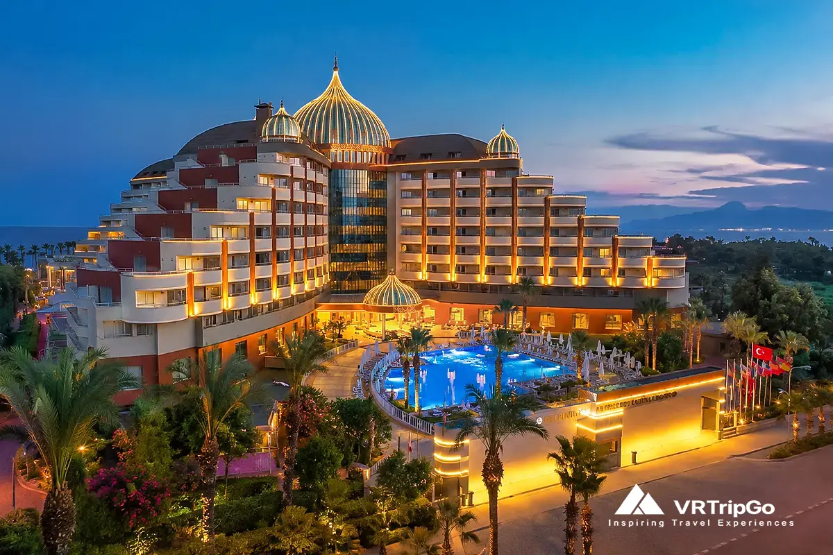 Best family hotels in Antalya with large resort, kids pool and family friendly facilities, comfortable family accommodation in Antalya Turkey