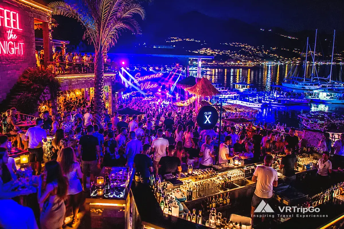 Nightlife in Fethiye with Beach Clubs, DJ Parties and Marina Bars at Night