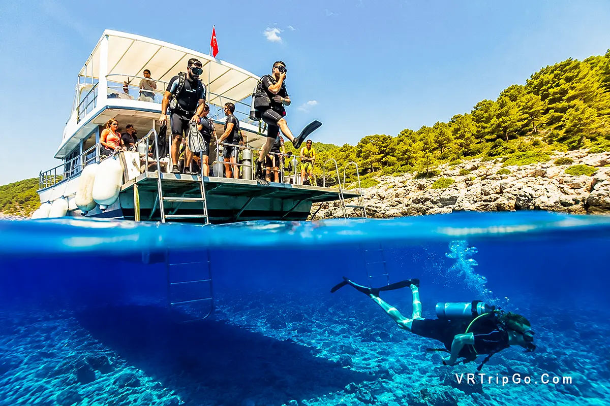 Best Excursions in Oludeniz: Scuba Diving Tour from a Dive Boat in Crystal-Clear Waters