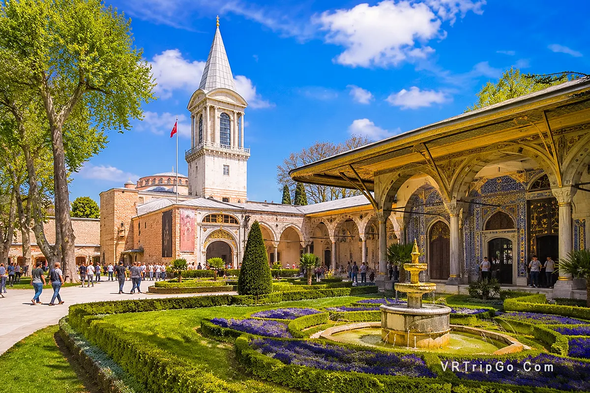 Topkapi Palace Tour with Historic Courtyards, Ottoman Architecture and Beautiful Palace Gardens
